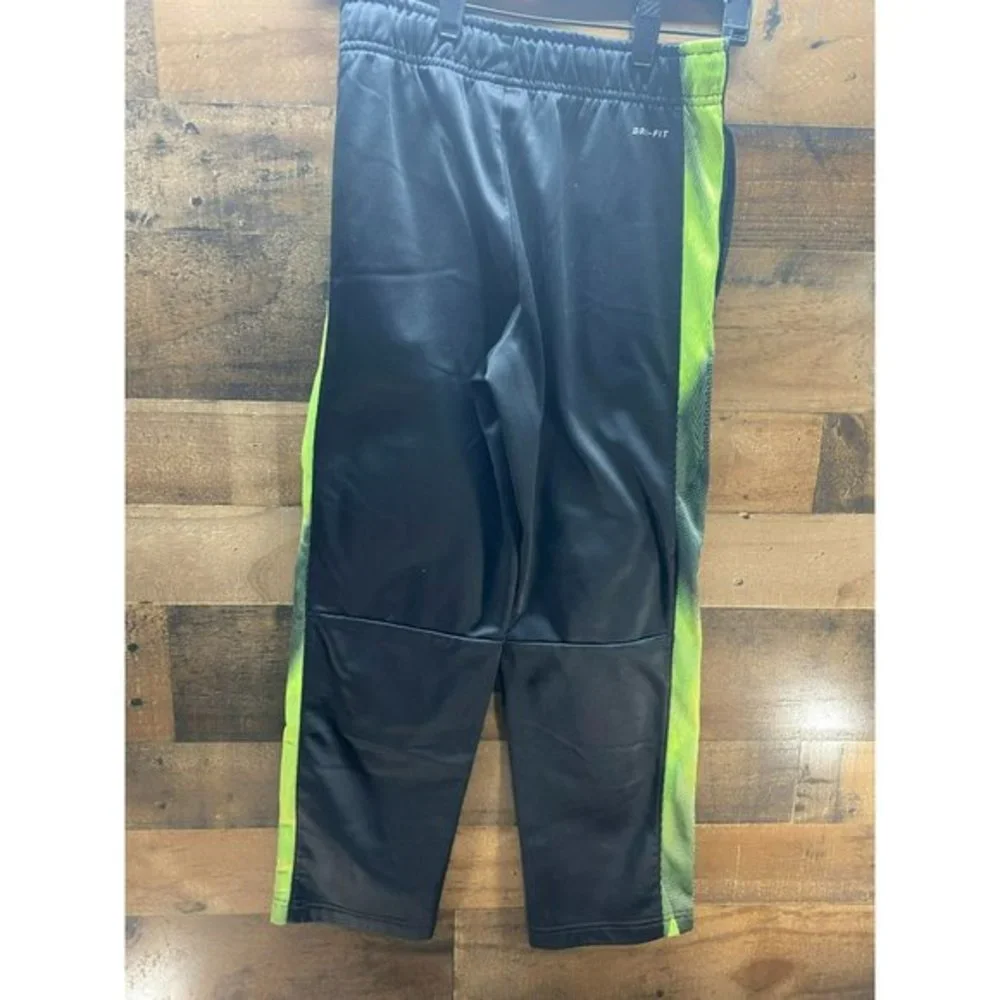 Nike Dri-Fit Youth Sweatpants Size‎ Medium